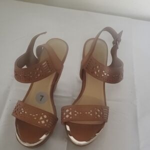 Chic Tan Sandals with Cutout Design